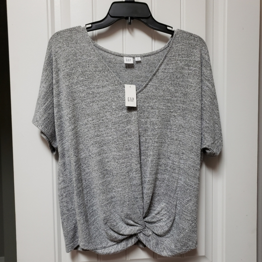 Gap shirt
